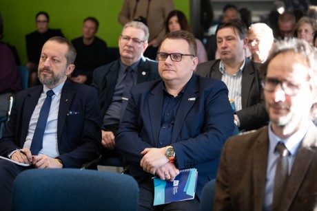 A vármegye és a város középiskolai vezetőit várta az Óbudai Egyetem Alba Regia Kara